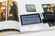Лупа цифровая Eschenbach электронная ручная со светодиодной подсветкой mobilux DIGITAL Touch HD, 4.3'' 16:9 LCD, 1.9x-15x, видеоувеличитель